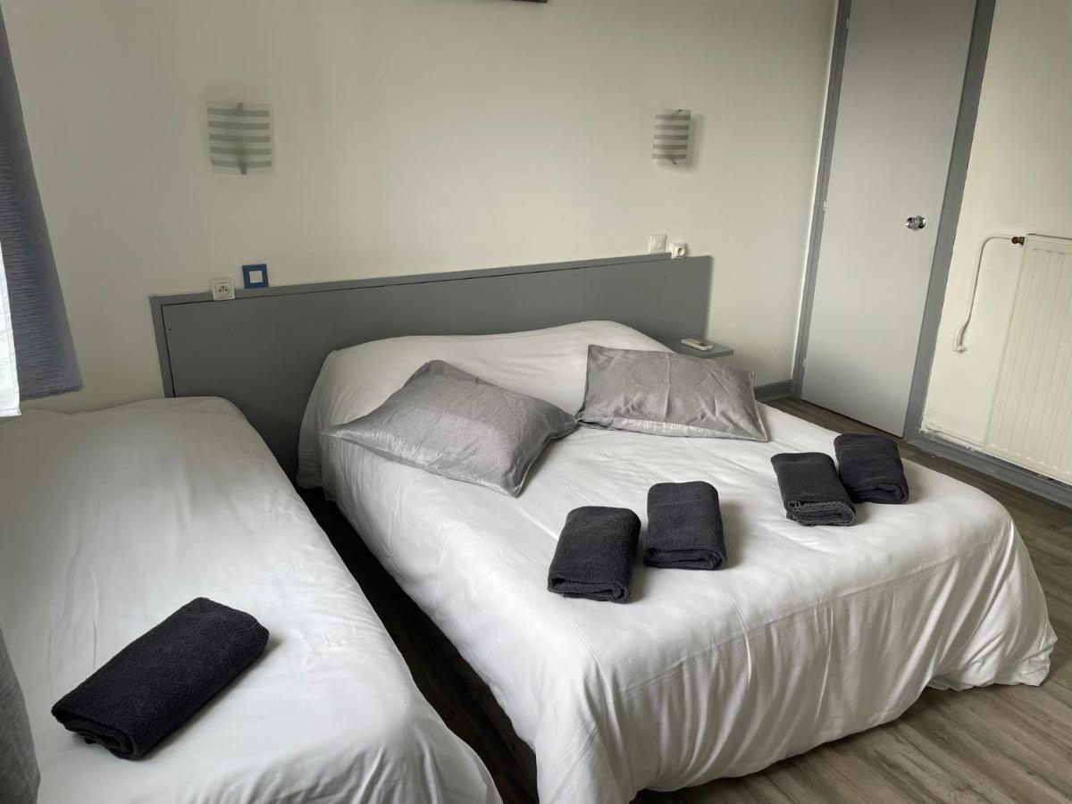 Family Hotel - Site Du Parc Jaunay-Clan Exteriör bild