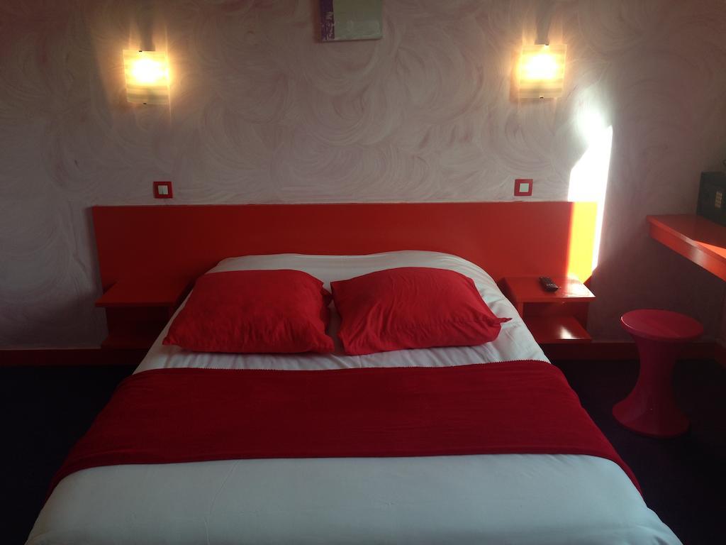 Family Hotel - Site Du Parc Jaunay-Clan Exteriör bild