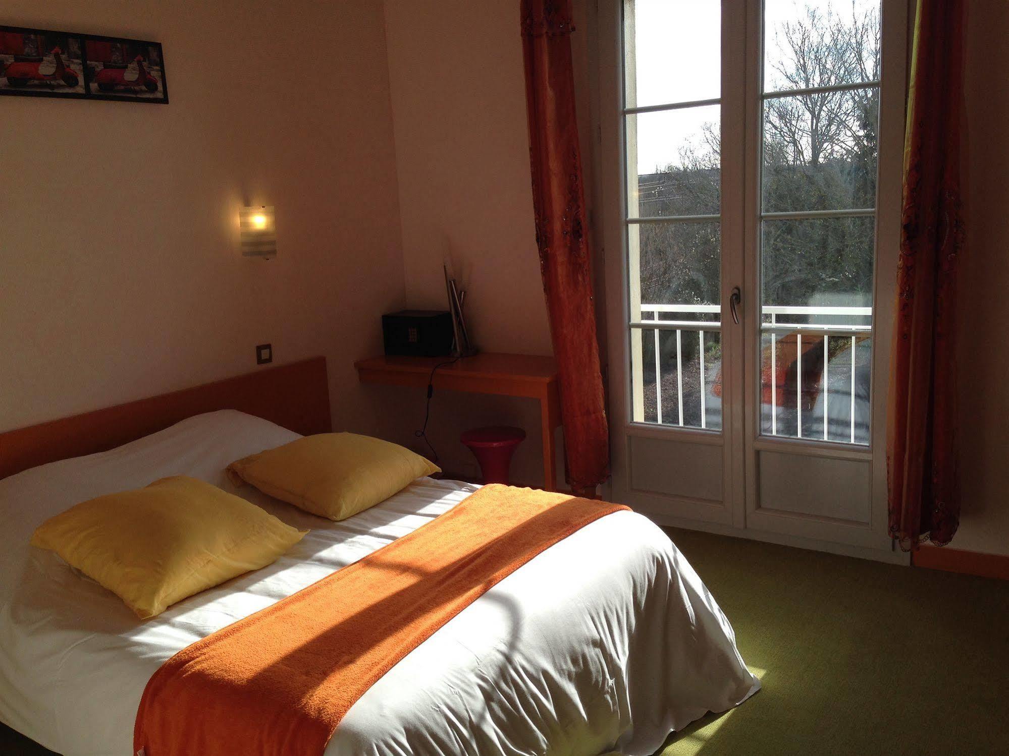 Family Hotel - Site Du Parc Jaunay-Clan Exteriör bild